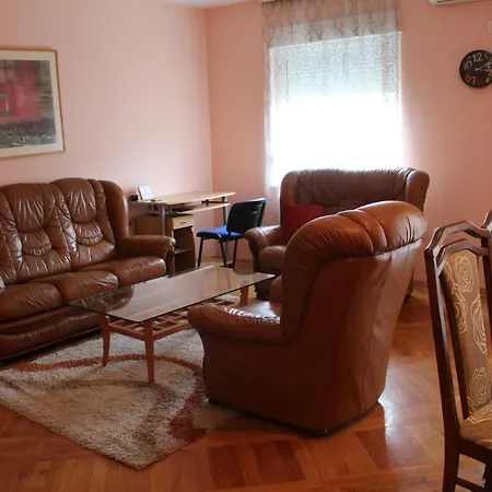 Апартаменти Dzordza Vasingtona 114 *